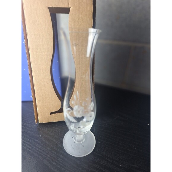 Vintage Avon Crystal Hummingbird Bud Vase - Picture 2 of 3